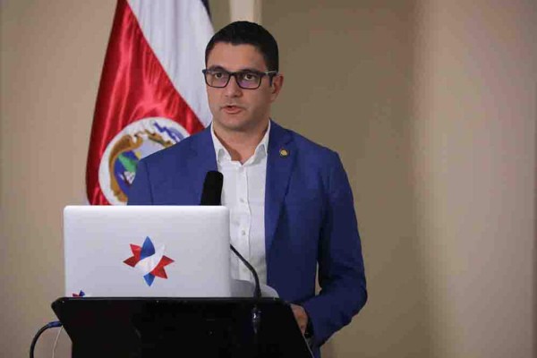 Costa Rica le responde a Bukele: Atender la pandemia no se trata solo de camas