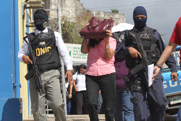 15 hondureños detenidos al intentar sacar visa para EUA