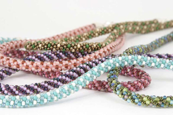 Taller gratis de kumihimo