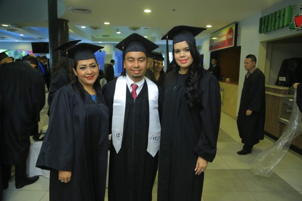 Unitec celebra su primera graduación del año