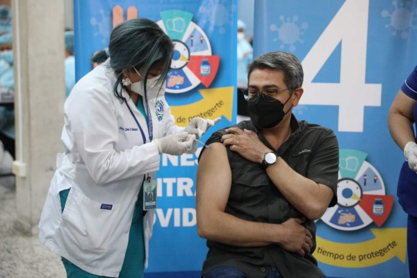 JOH se vacuna contra el covid-19 con AstraZeneca: 'Tengo dos enfermedades base'
