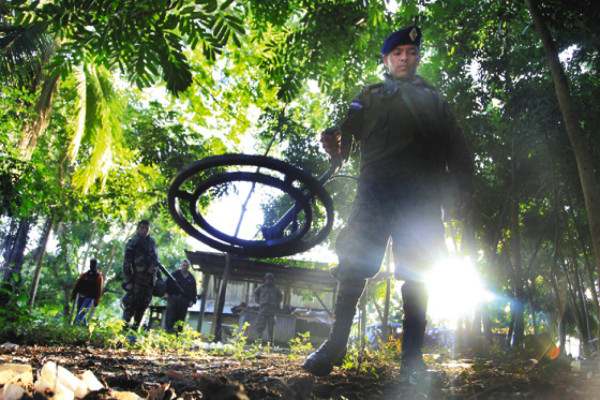 Honduras: FF AA buscan armamento en el Aguán