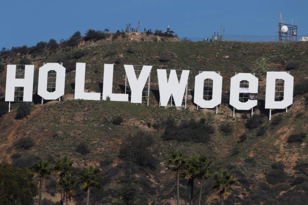 Cambian el letrero de Hollywood para que aluda a la marihuana