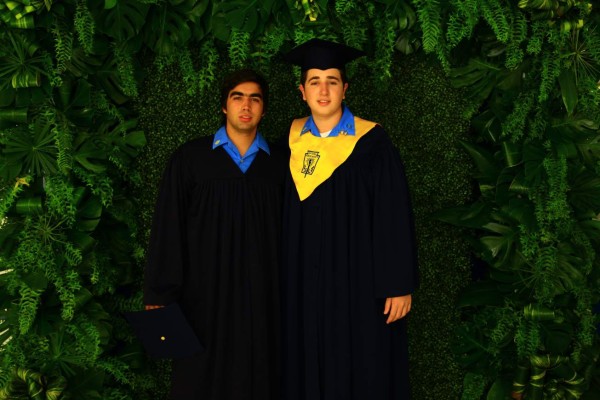 Alumnos de la Escuela Internacional Sampedrana se gradúan