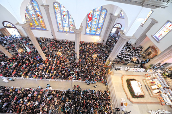Cardenal pide a gobierno ser bendición a Honduras