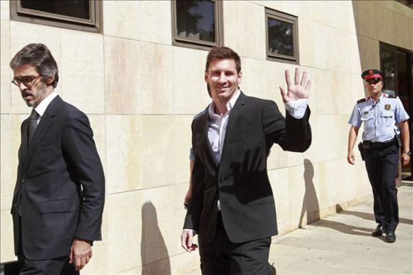 Vídeo: Messi llegó a declarar a los juzgados junto a su padre