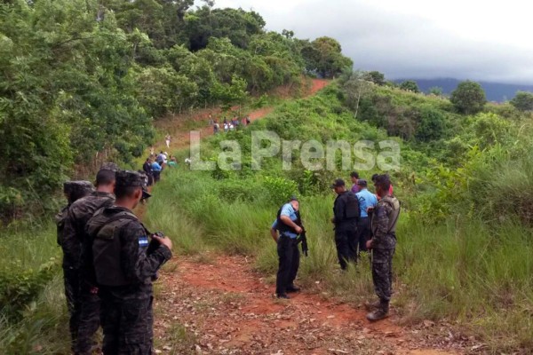 Encuentran tres personas muertas en La Ceiba