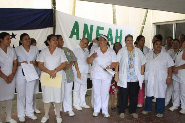 Enfermeras advierten que el lunes puede haber paro