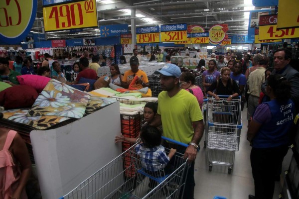 Walmart lleva sus precios bajos a los habitantes de La Ceiba