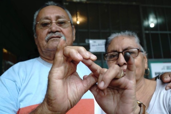 Esposos han votado juntos durante cincuenta años