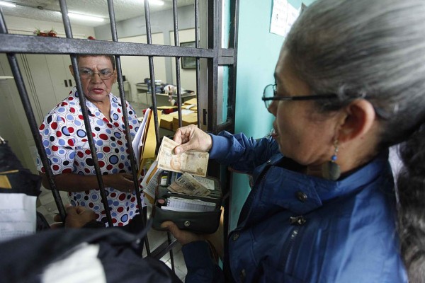 Sigue cobro disfrazado; Fiscalía llega a colegios de San Pedro Sula