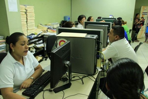 Baja la demanda de solicitantes y sube la oferta de trabajo en la Secretaría