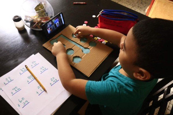 Uniformes no deben ser obligatorios durante clases en línea, advierte Educación