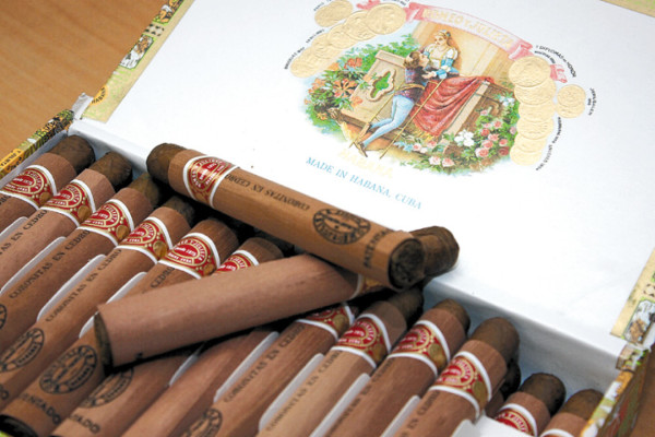 Vivir de lo prohibido es normal para salir adelante