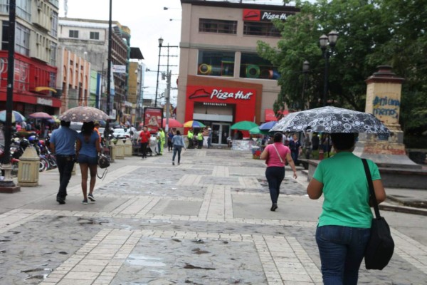 Onda tropical provocará lluvias en las próximas horas