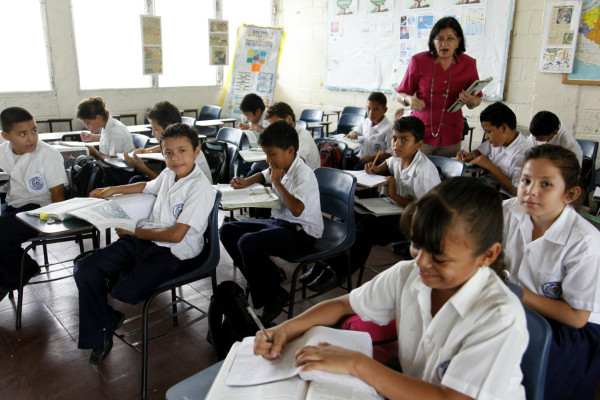Amplían compromiso por la educación