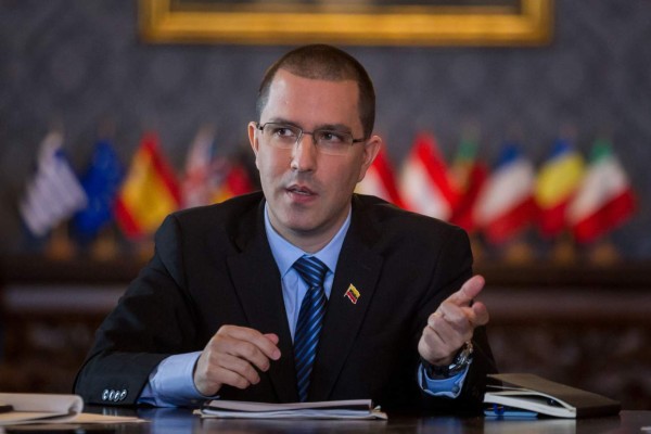 Venezuela dice tener bloqueados más de 3.000 millones dólares por sanciones