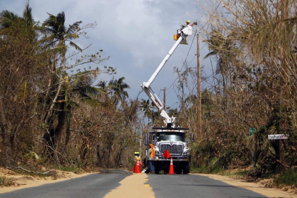 Denuncian lentitud de Trump ante desastre en Puerto Rico