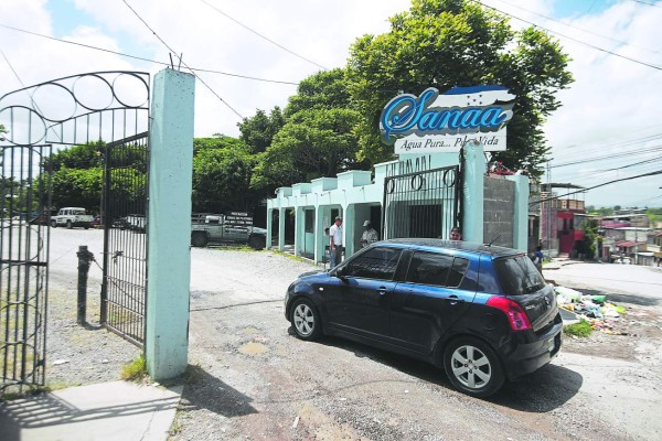 Persiste paro de labores en el Sanaa