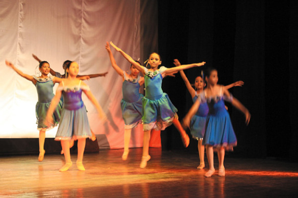 Danza y teatro en el Centro Cultural Infantil