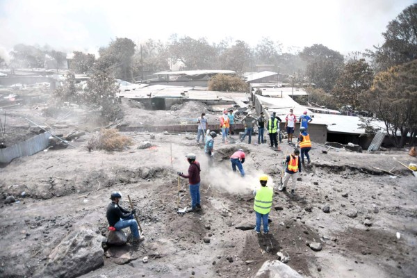 Guatemala: reanudan búsqueda de desaparecidos por erupción del volcán de Fuego