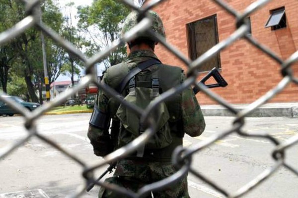 Soldado dispara a tres compañeros y luego se quita la vida en Batallón de Bogotá