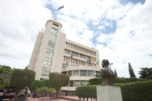 Solicitan restitución de cónsul honorario en EUA