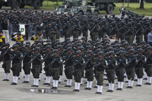 Honduras: Policía Militar recibe el mando en el Día del Soldado