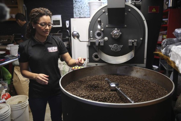 Los ingresos por exportación de café hondureño caen 14.4% en ocho meses de ciclo