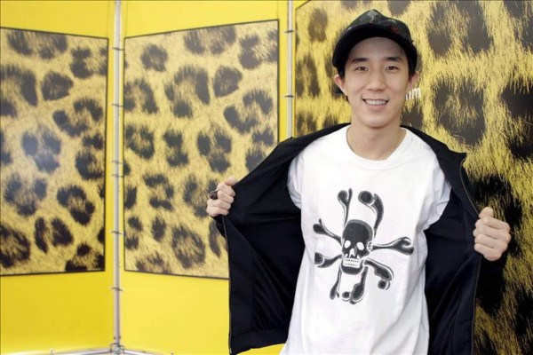 Hijo de Jackie Chan sale en libertad tras 6 meses en prisión