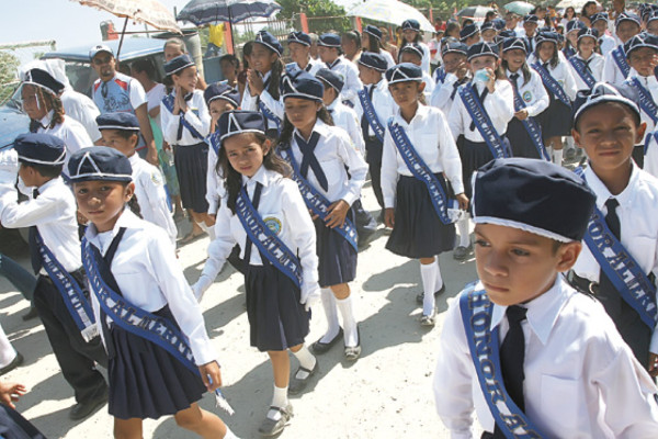 Hondureños se visten de civismo y orgullo