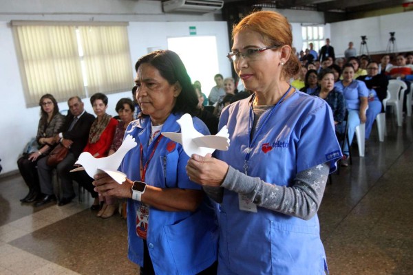 Inician las 16 horas de amor de la Teletón 2017  