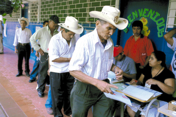 Alta participación en las elecciones de El Salvador