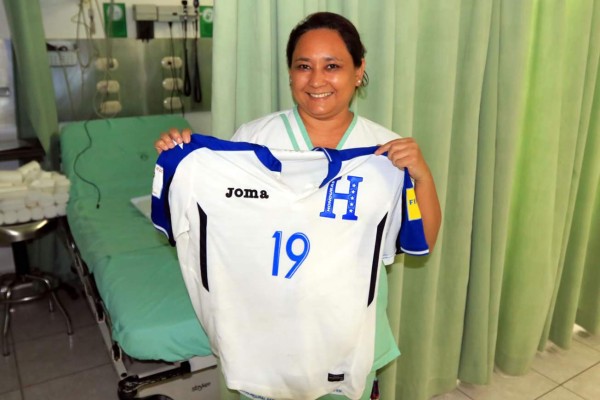 Luis Garrido y su bonito gesto con enfermera