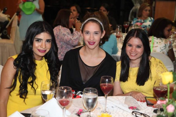 Virginia Chacón, Christine Santander y Daniela Alvarado
