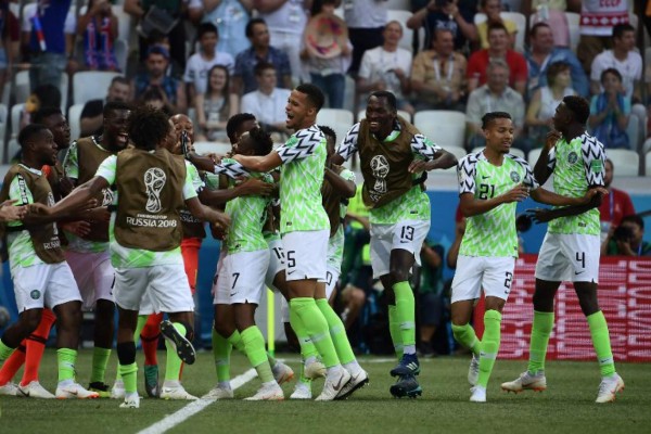 Los nigerianos celebran la anotación del delantero Ahmed Musa. Foto AFP