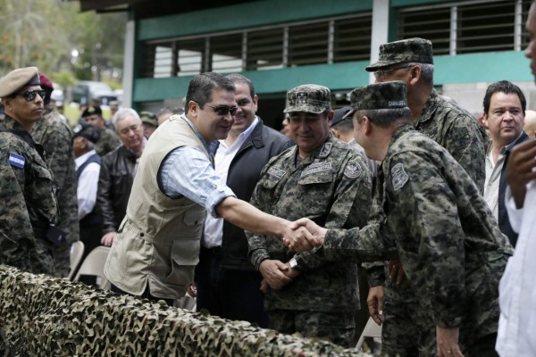 Juan Orlando pide respeto y dignidad a políticos de EUA