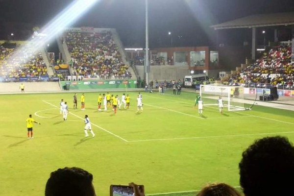 Honduras empata ante Colombia y acaricia pase a semi en Centroamericanos