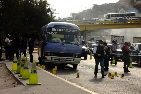 Ultiman a motorista y a pasajero de bus en Tegucigalpa