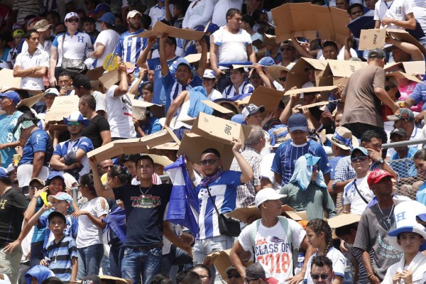 Video: Se vive el ambiente del Honduras contra Canadá