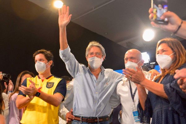 El exbanquero Guillermo Lasso es el nuevo presidente electo de Ecuador