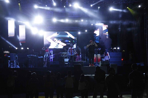 Gastronomía, diversión y música en vivo ofrece la Plaza Juniana