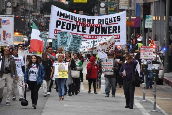 Demandan al Gobierno de EEUU por demora 'irracional' en trámites de ciudadanía