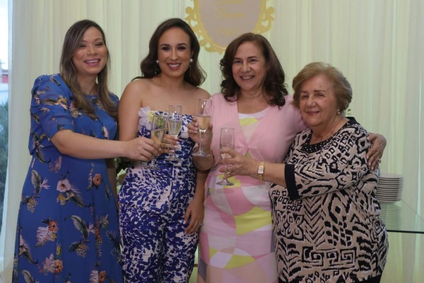 Despedida de soltera para Adriana Hawit