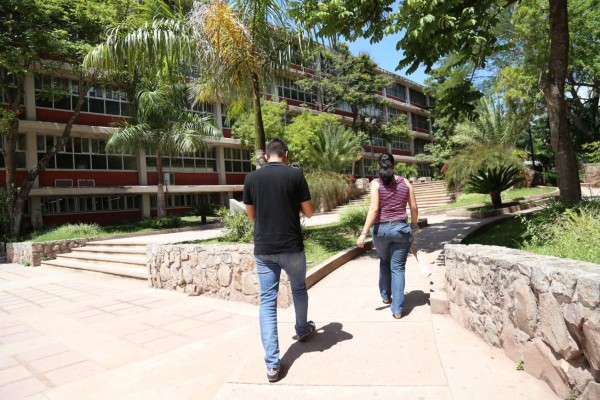Este lunes, estudiantes de Unah regresan a clases