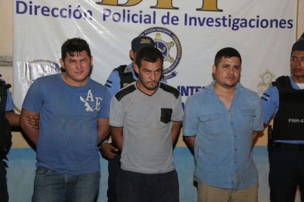 Detienen a banda de robacarros en San Manuel Cortés