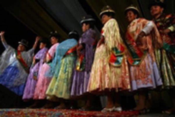 Escándalo sacude concurso de belleza indígena en Bolivia