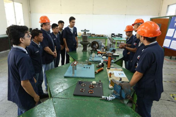 Institutos técnicos municipales ofrecen más de 13 carreras