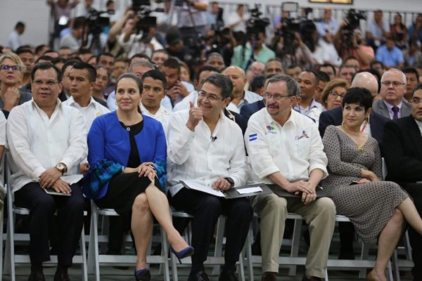 Gobierno de Honduras lanza un pacto por la calidad educativa