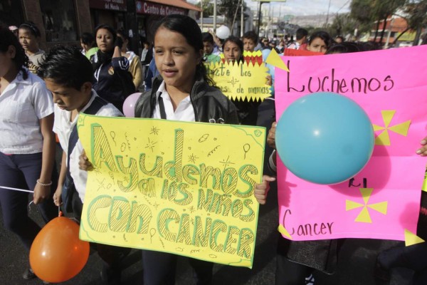 En una marcha, pacientes con cáncer piden acceso a la salud